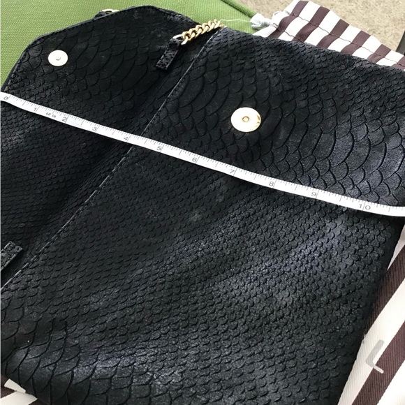 Black and Gold Envelope Henri Bendel Clutch - Picture 9 of 11